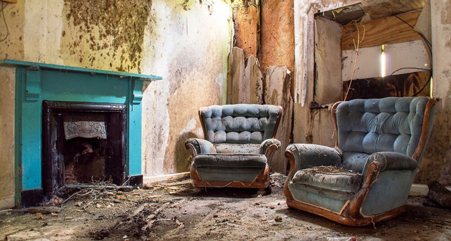 Blue sitting room - Forsaken Ireland series