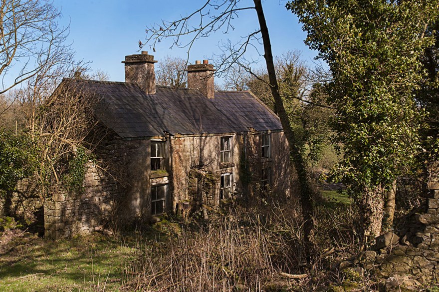 Farmhouse - Forsaken Ireland