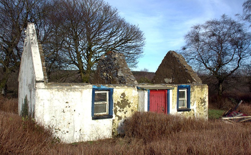 Traditional cottage - Forsaken Ireland
