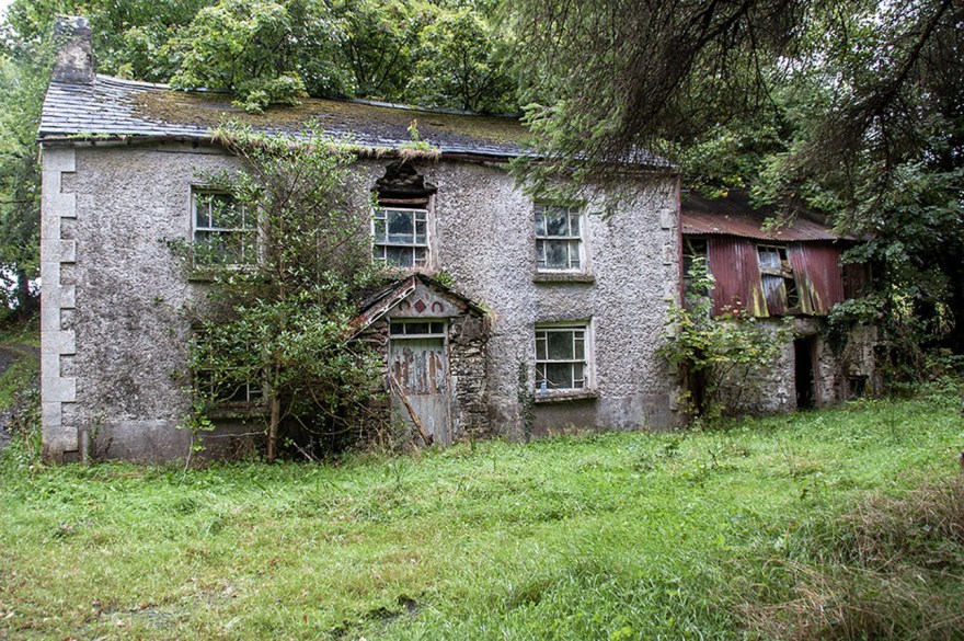 House and Shed - Forsaken Ireland