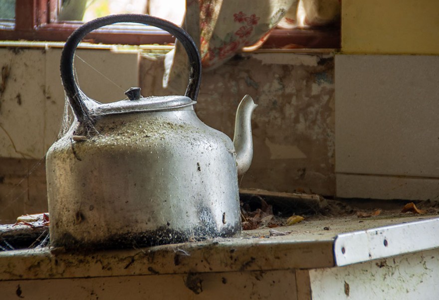 Sloping kettle - Forsaken Ireland series